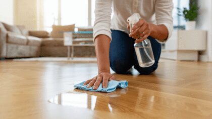 Nettoyer ses sols efficacement sans les abîmer : méthodes et produits adaptés à chaque surface