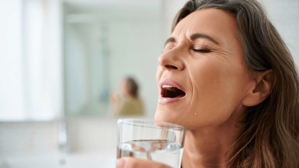 Médecine Générale – 12 avr. 2024Comment apaiser une gorge sèche ?Nos médecins généralistes vous disent tout sur la gorge sèche.En savoir plus