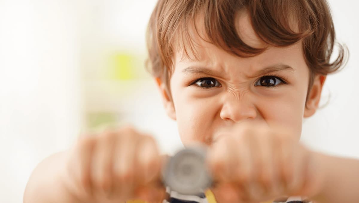 Enfants & adolescents – 31 oct. 2023Enfant qui tape : que faire ?Nos médecins généralistes, psychologues et psychiatres vous aident à comprendre les causes de cette attitude et vous guident pour conduire votre enfant vers des comportements plus positifs.En savoir plus