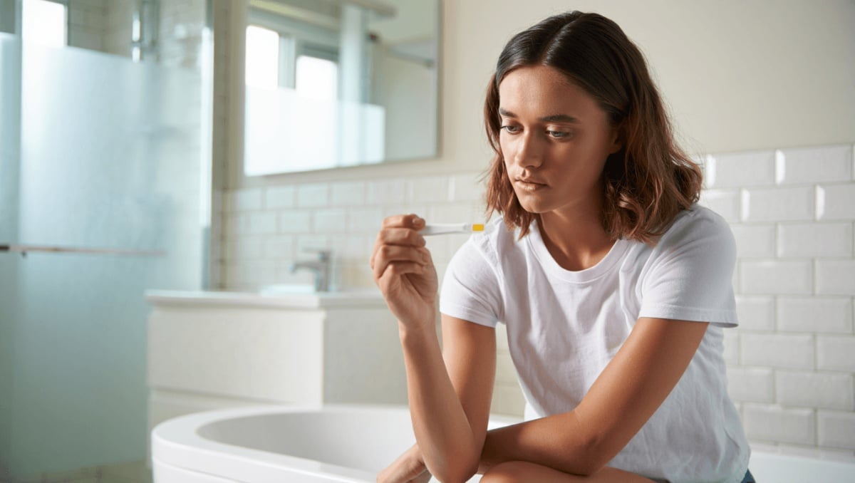 Fertilité et grossesse – 21 avr. 2023Test de grossesse positif : que faire ?Nos médecins généralistes et nos gynécologues vous expliquent comment réagir en cas de test de grossesse positif.En savoir plus