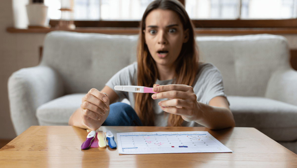 Fertilité et grossesse – 20 janv. 2023Déni de grossesse : quels sont les signes ? Qu’est-ce qu’un déni de grossesse, quelles sont ses causes et comment le reconnaître ? Nos médecins vous expliquent tout sur ce phénomène impressionnant.En savoir plus
