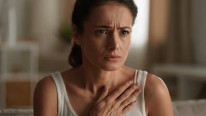 Santé des femmes – 10 févr. 2023Douleur au sein : faut-il s’inquiéter ?Vous ressentez une douleur au sein ? Nos médecins vous expliquent quelles peuvent être les causes et vous conseillent sur la marche à suivre.En savoir plus