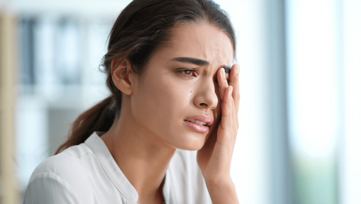 Ophtalmologie – 1 mars 2023Que faire lorsqu’on a mal aux yeux ?Vous avez mal aux yeux ? Nos médecins généralistes vous expliquent comment identifier les causes de douleurs oculaires et les calmer.En savoir plus