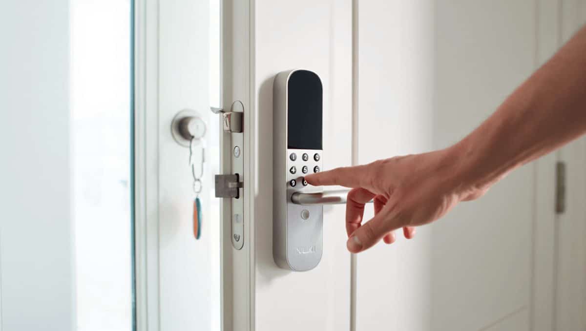 Test Nuki Smart Lock Ultra : j’ai installé une serrure connectée sur ma porte d’entrée
