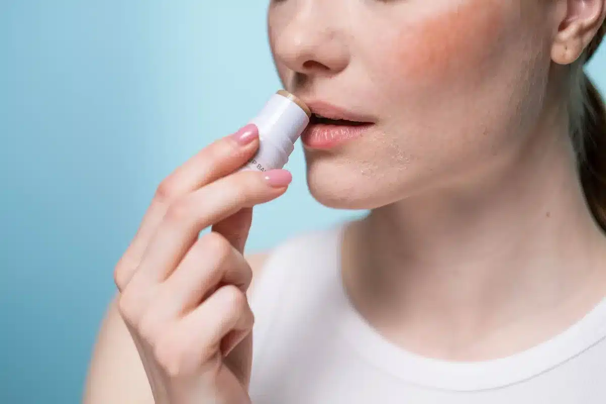 Produits de soin des l&egrave;vres : baume hydratant et soins nourrissants