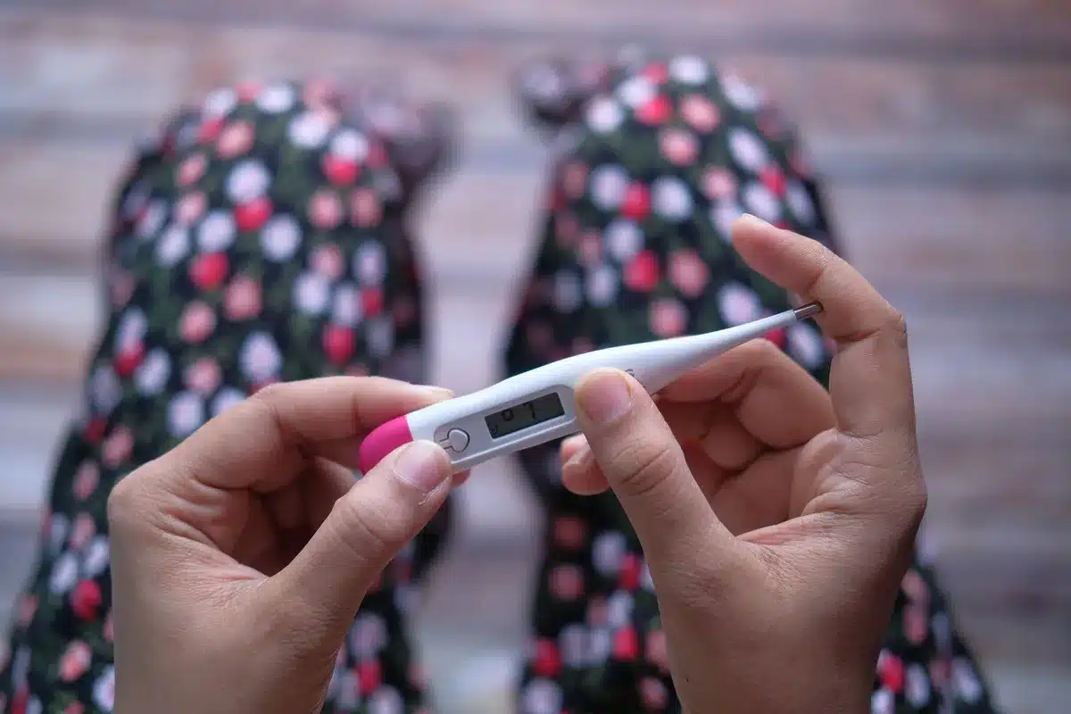Thermomètre pour mesurer la température basale le matin au réveil