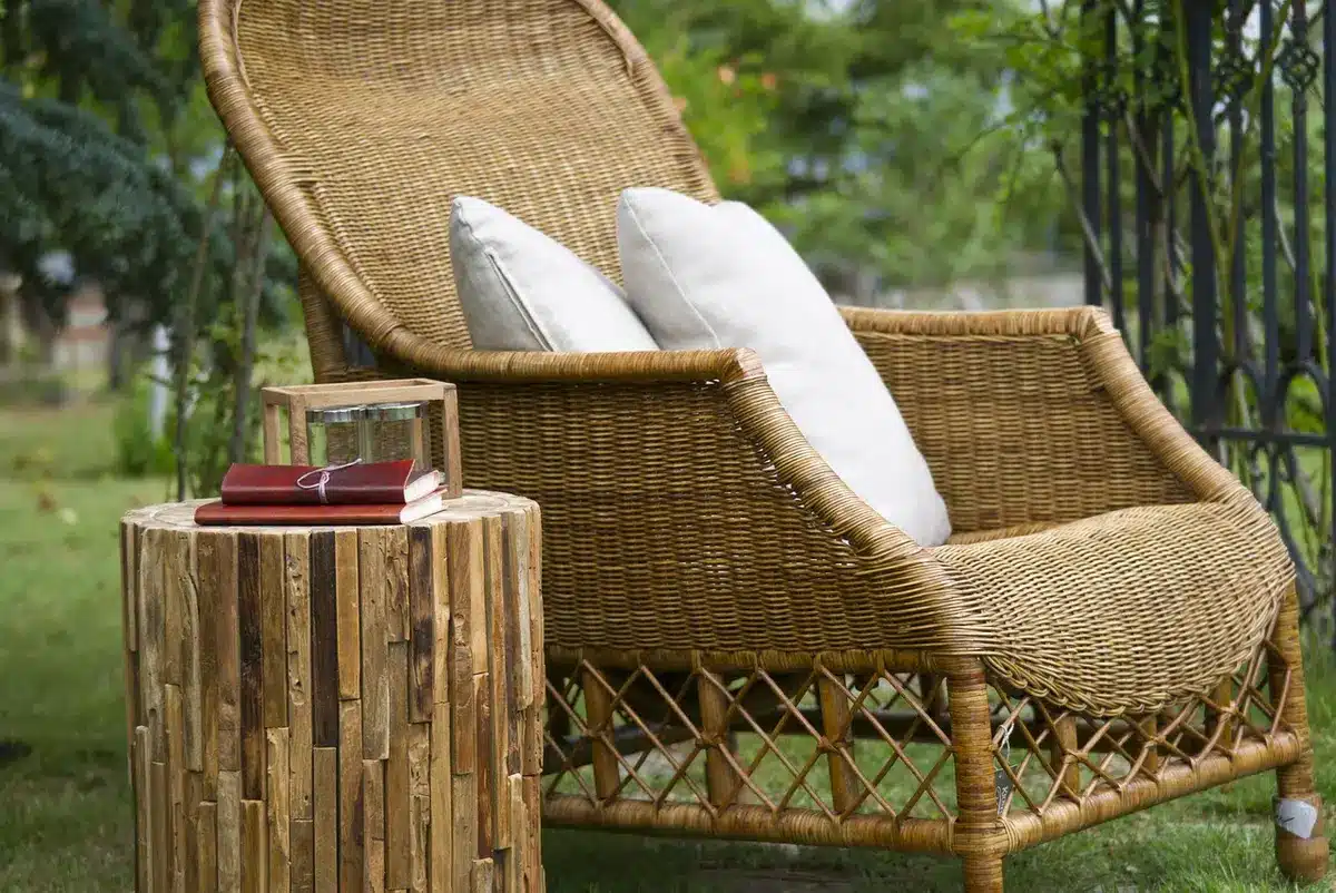 Table de jardin surélevée sur cales pour ventilation
