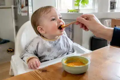 Comment réussir la diversification alimentaire de bébé ?